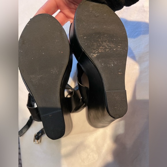 Cathy Jeans Heels Size 7 Black Wedge Open Toe- worn once! - Picture 3 of 4